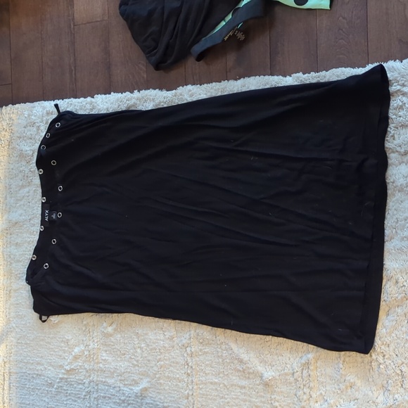 Dresses - Picture 6 of 8